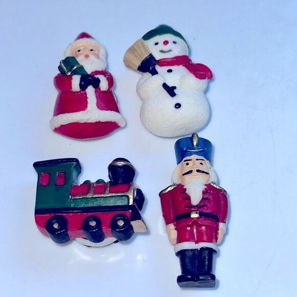 4 Vtg Christmas button covers (Train Engine, Santa Claus, Snowman & Nutcracker) - Picture 1 of 7